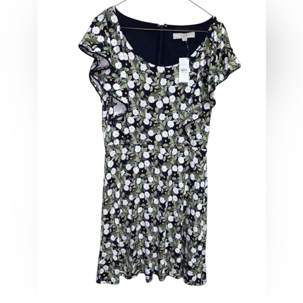 Loft NWT Sz 4 Dress - Ultra Soft; Very flattering cut!